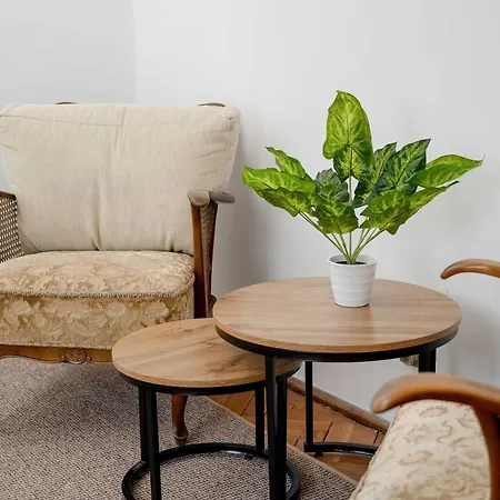 A Unique On The Market Square With A Balcony By Renters *