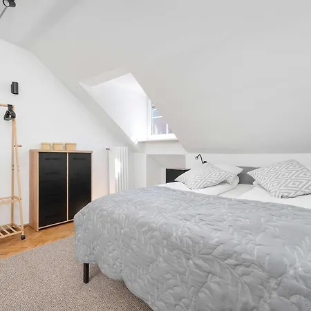 A Unique On The Market Square With A Balcony By Renters Βρότσλαβ